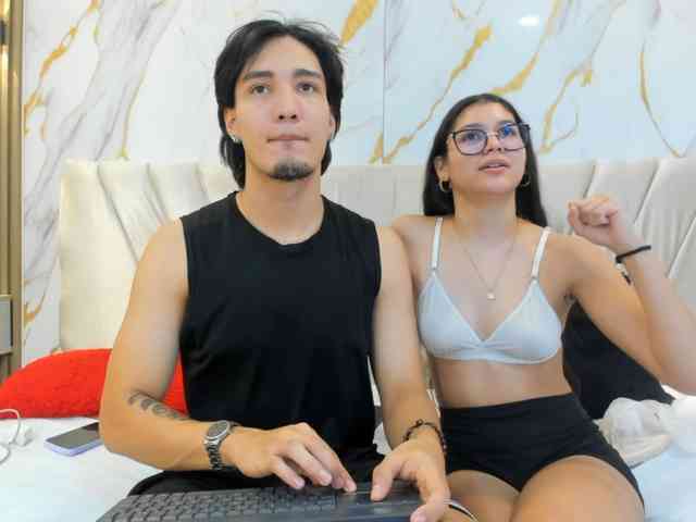 sweetauracouple bongacams live cam model