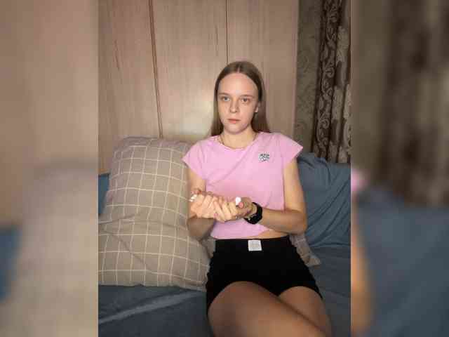 Ami-Still bongacams live cam model
