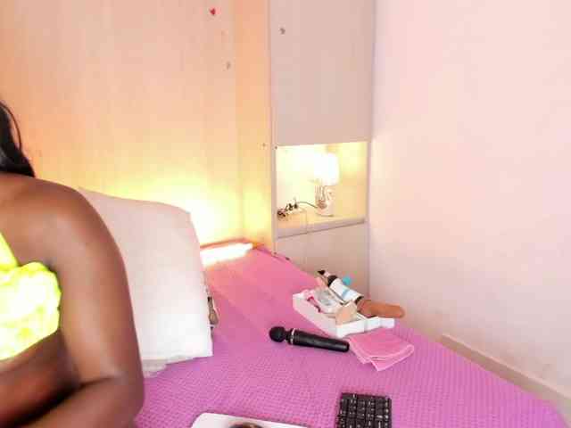 TaylorBloom bongacams live cam model