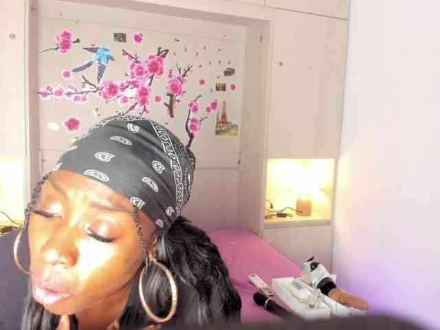 TaylorBloom bongacams live cam model