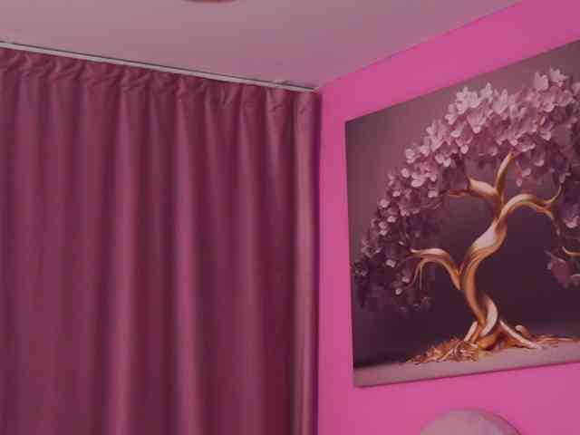 LaraBrynn bongacams live cam model