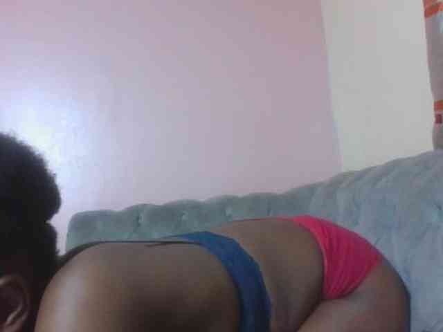 Kittydew bongacams live cam model