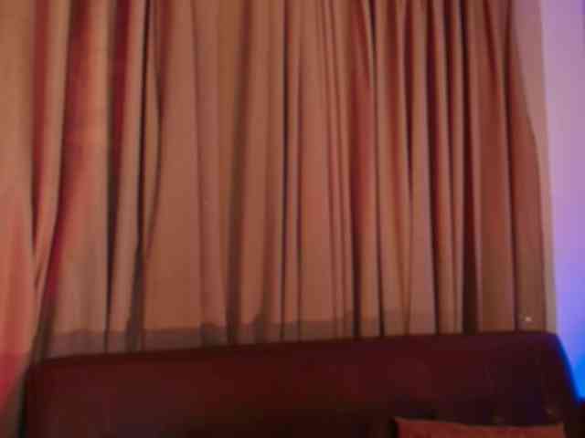 Dulcedeyan bongacams live cam model