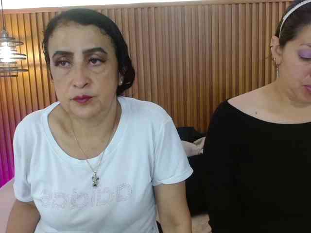 IrisyAnnita69 bongacams live cam model