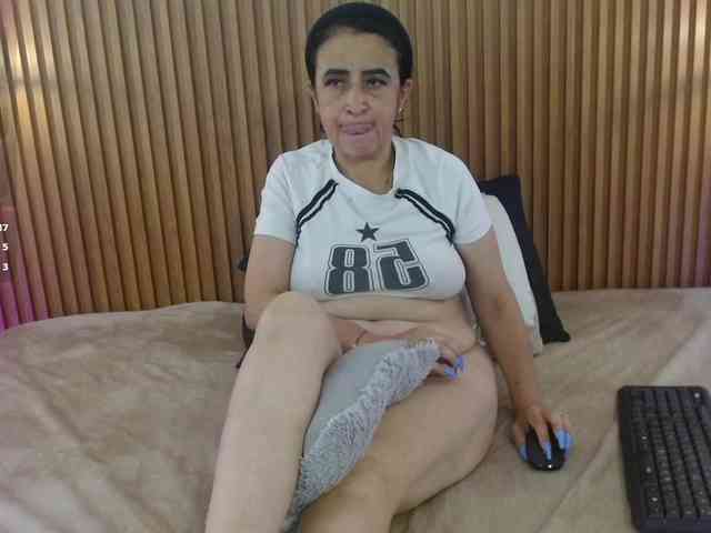 IrisyAnnita69 bongacams live cam model