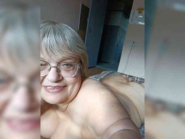 LLIyJluk bongacams live cam model
