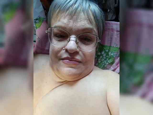 LLIyJluk bongacams live cam model