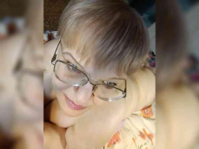 LLIyJluk bongacams live cam model