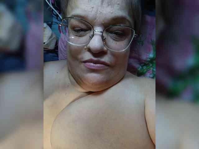 LLIyJluk bongacams live cam model