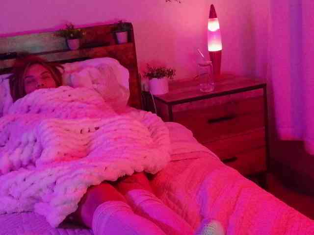 LunaCarmel809 bongacams live cam model