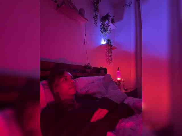 LunaCarmel809 bongacams live cam model