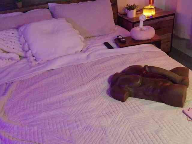 LunaCarmel809 bongacams live cam model