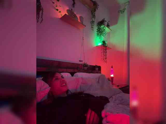 LunaCarmel809 bongacams live cam model