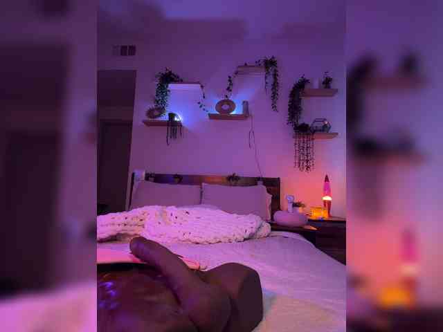 LunaCarmel809 bongacams live cam model
