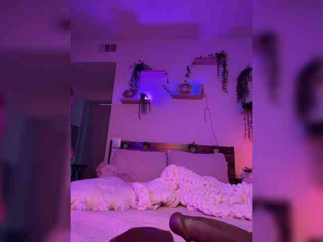 LunaCarmel809 bongacams live cam model