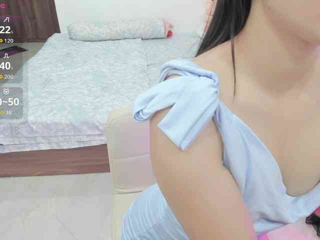 min-fortunately bongacams live cam model