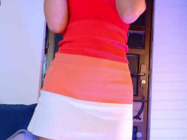 LeahSaenz bongacams live cam model