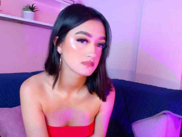 LeahSaenz bongacams live cam model