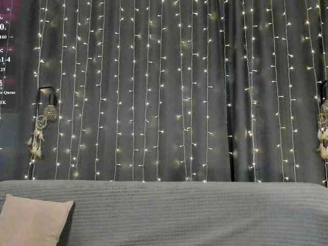 MillyYoung bongacams live cam model