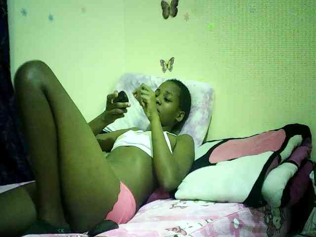Blackfoxb bongacams live cam model