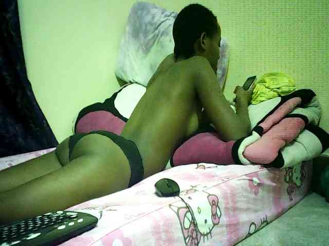 Blackfoxb bongacams live cam model