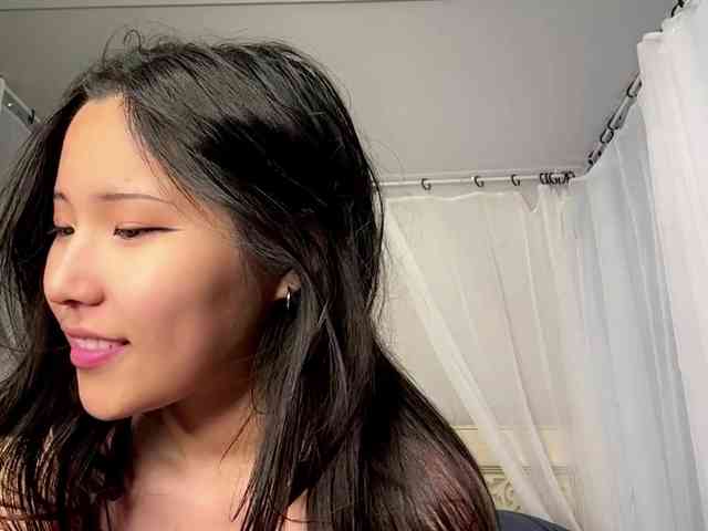 NoreenSemetara bongacams live cam model
