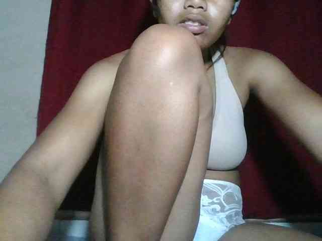 Keziah34 bongacams live cam model