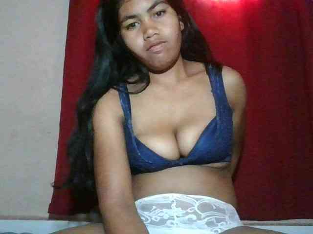 Keziah34 bongacams live cam model