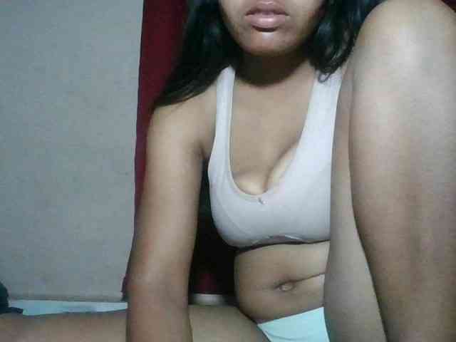 Keziah34 bongacams live cam model