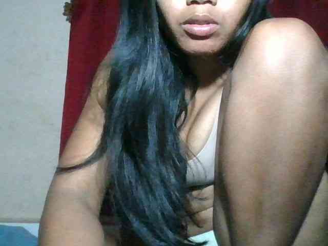 Keziah34 bongacams live cam model