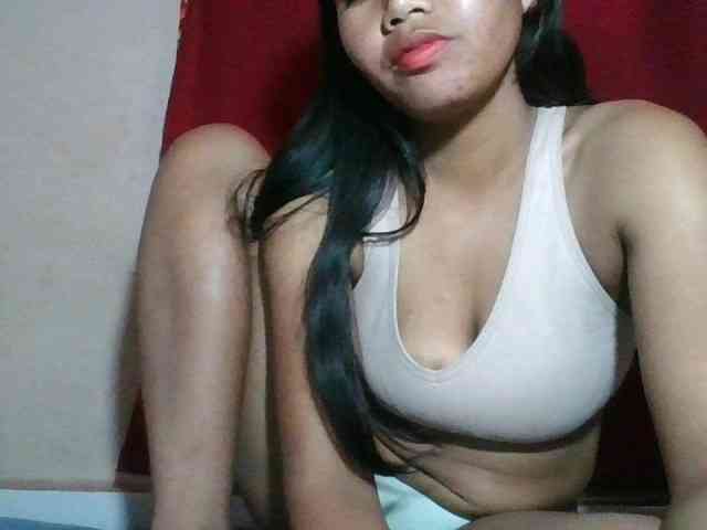 Keziah34 bongacams live cam model