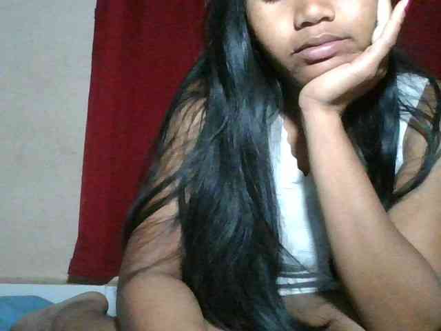 Keziah34 bongacams live cam model