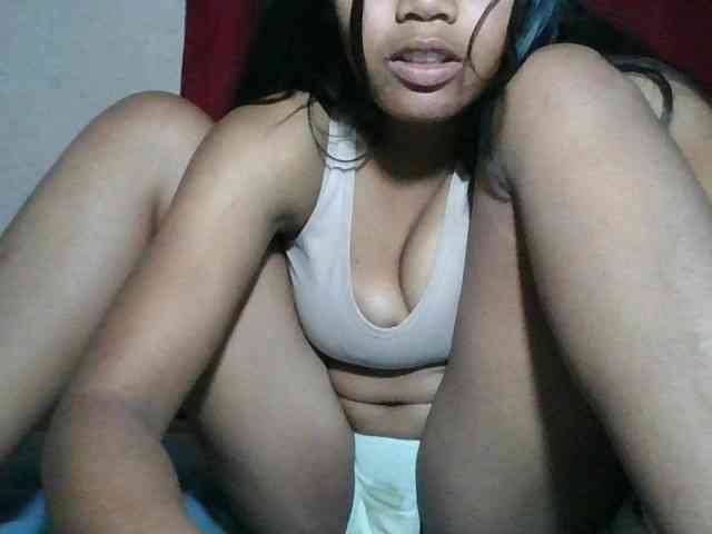Keziah34 bongacams live cam model