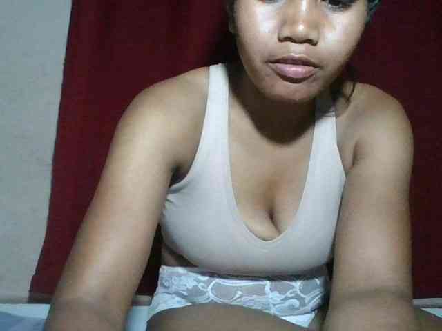 Keziah34 bongacams live cam model