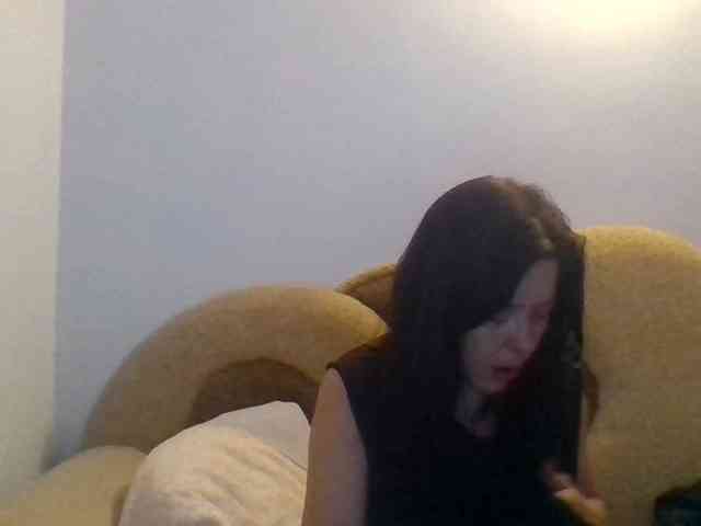 Ally46x bongacams live cam model