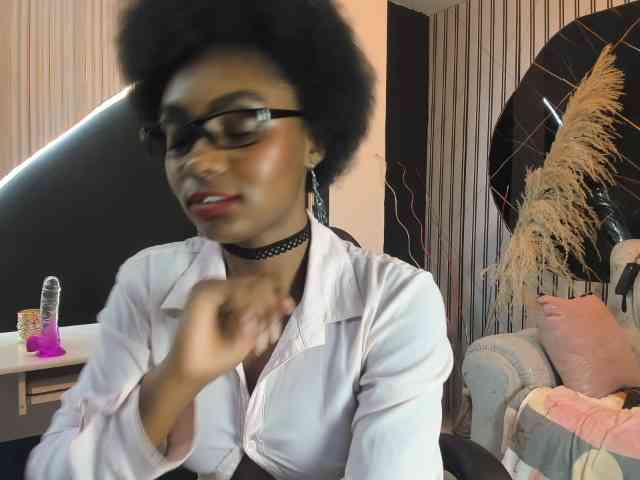Ashazuri bongacams live cam model