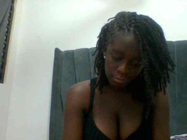 Chocolateaa bongacams live cam model