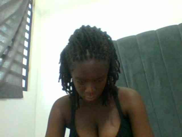 Chocolateaa bongacams live cam model