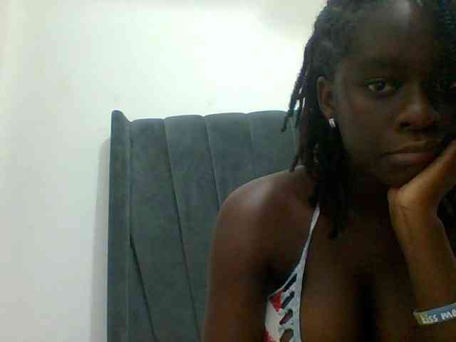 Chocolateaa bongacams live cam model
