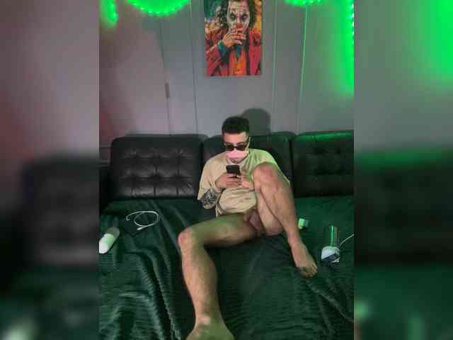 DirtyAnimalsks bongacams live cam model