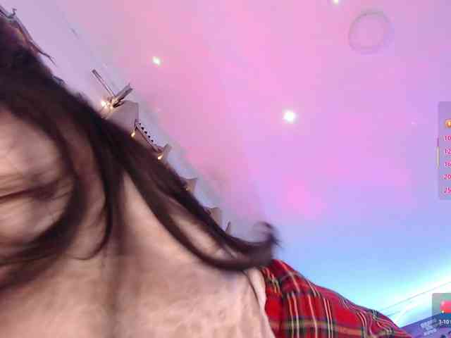 Emmy-Ruiz bongacams live cam model
