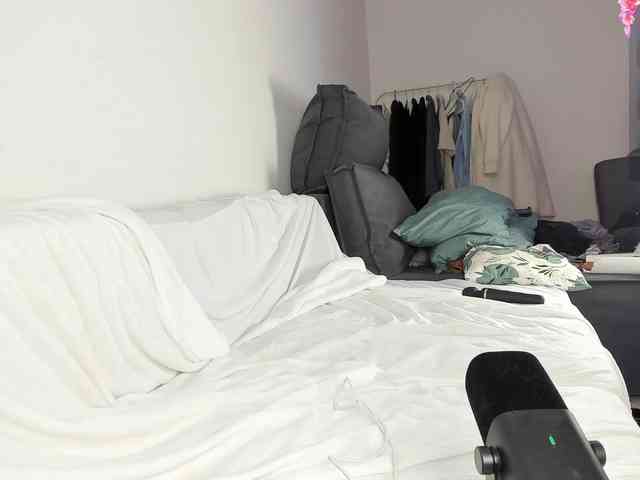 Claries bongacams live cam model