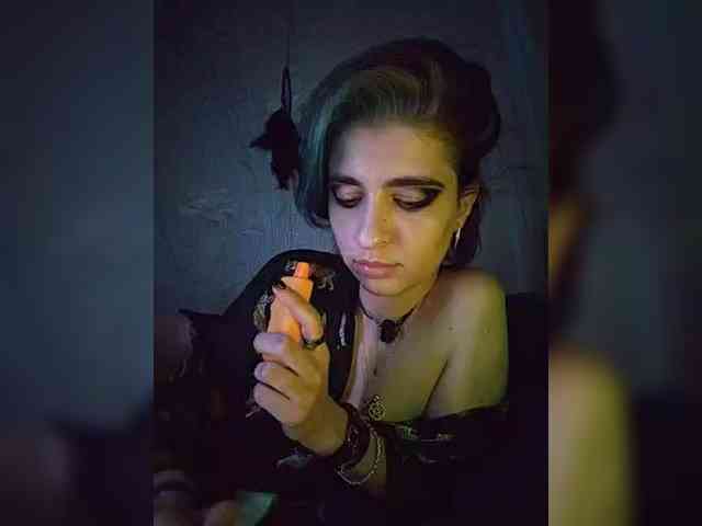 CyberSiren bongacams live cam model
