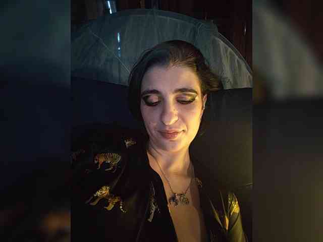 CyberSiren bongacams live cam model