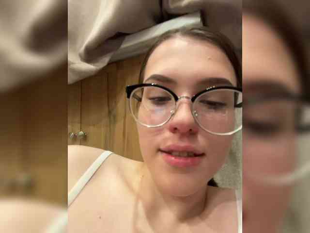 Yanchs bongacams live cam model