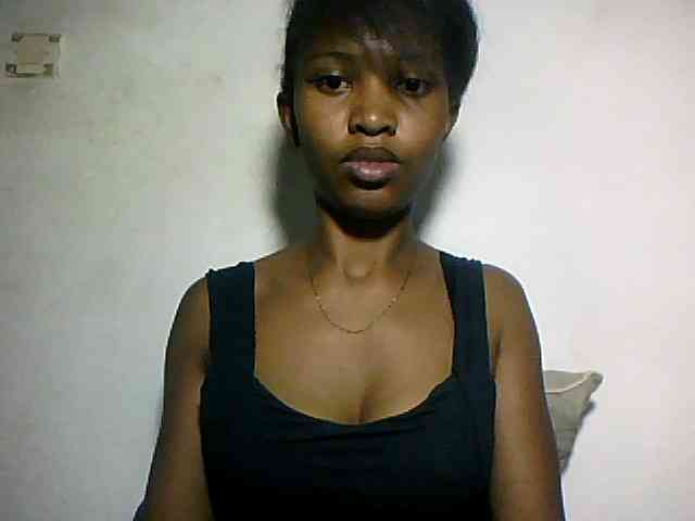 Nathiii bongacams live cam model