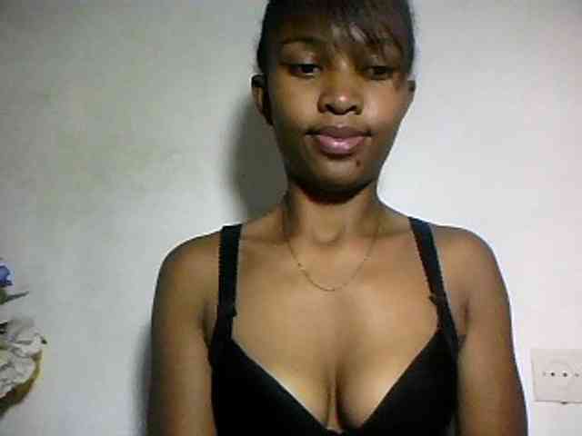 Nathiii bongacams live cam model