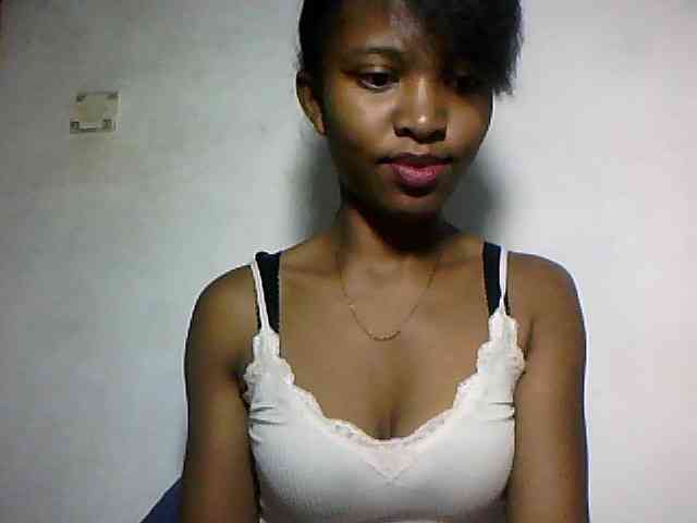 Nathiii bongacams live cam model