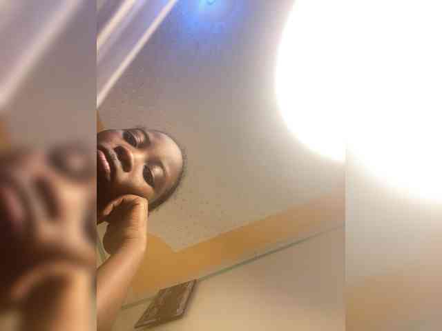 Chocolateboo598 bongacams live cam model