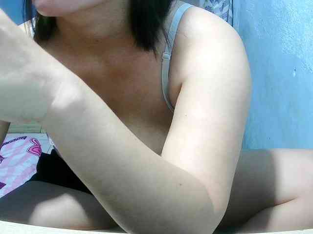 Sexbomb631 bongacams live cam model